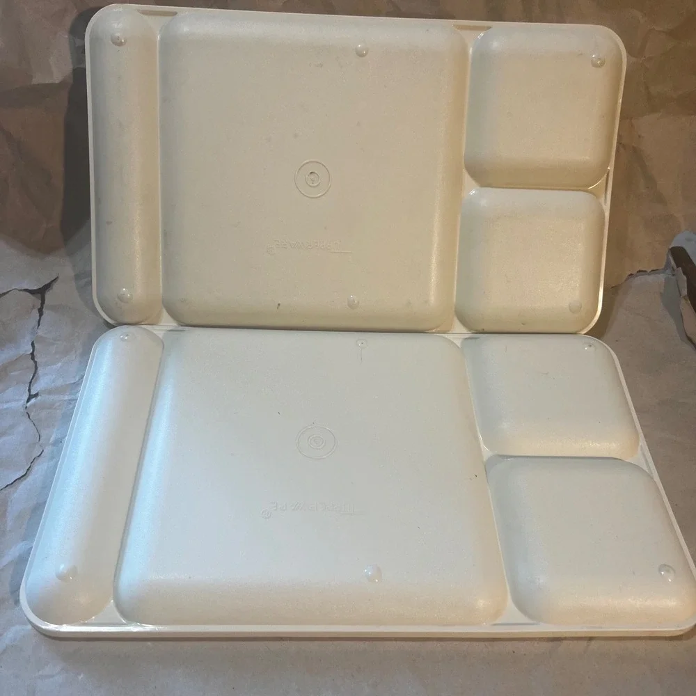 Tupperware Set of 2 Divided Lunch Trays Almond Cream Vintage 1970s Retro 4-Slot